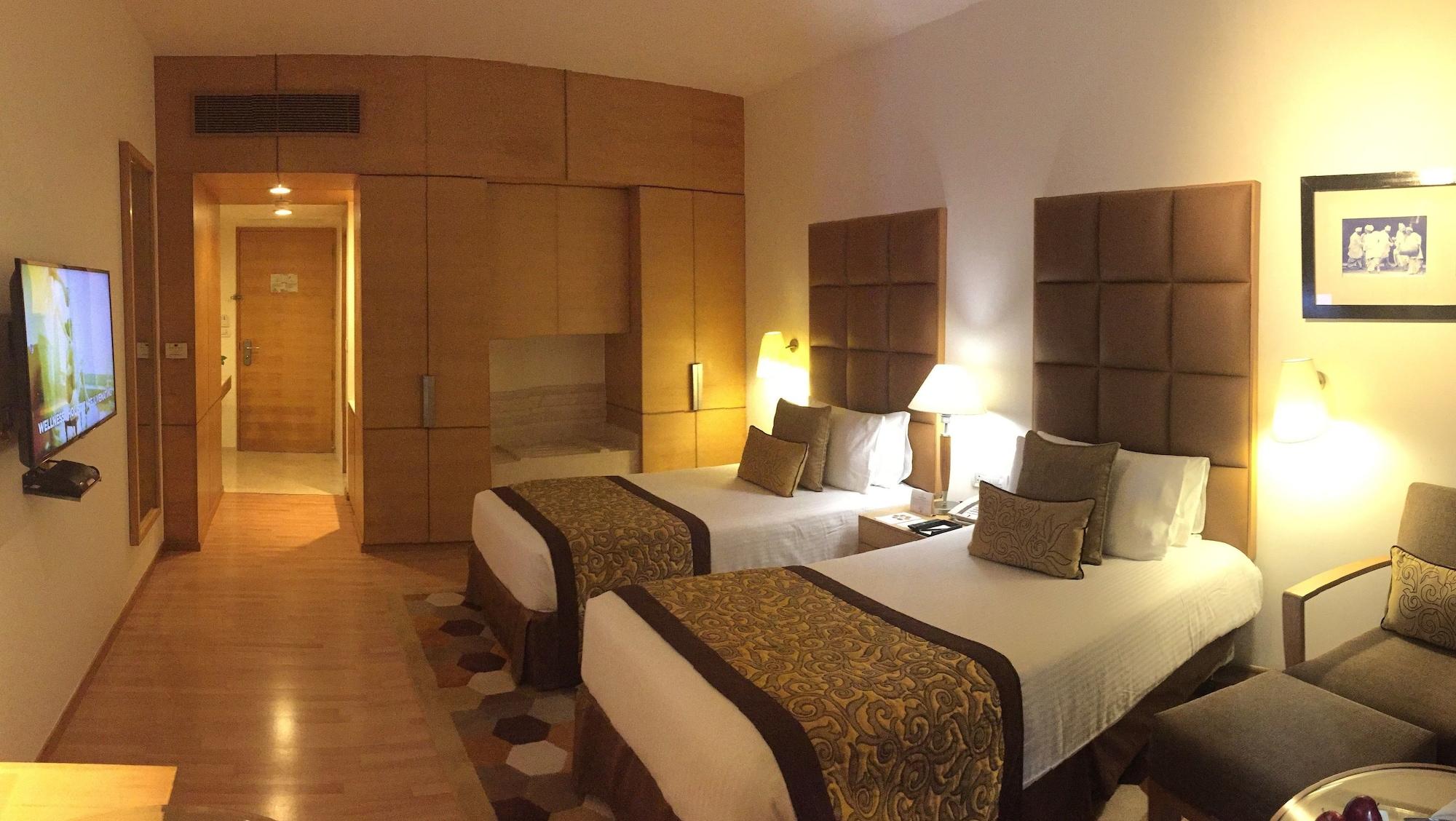 Taj Chandigarh Ngoại thất bức ảnh A room at the Taj Bengal