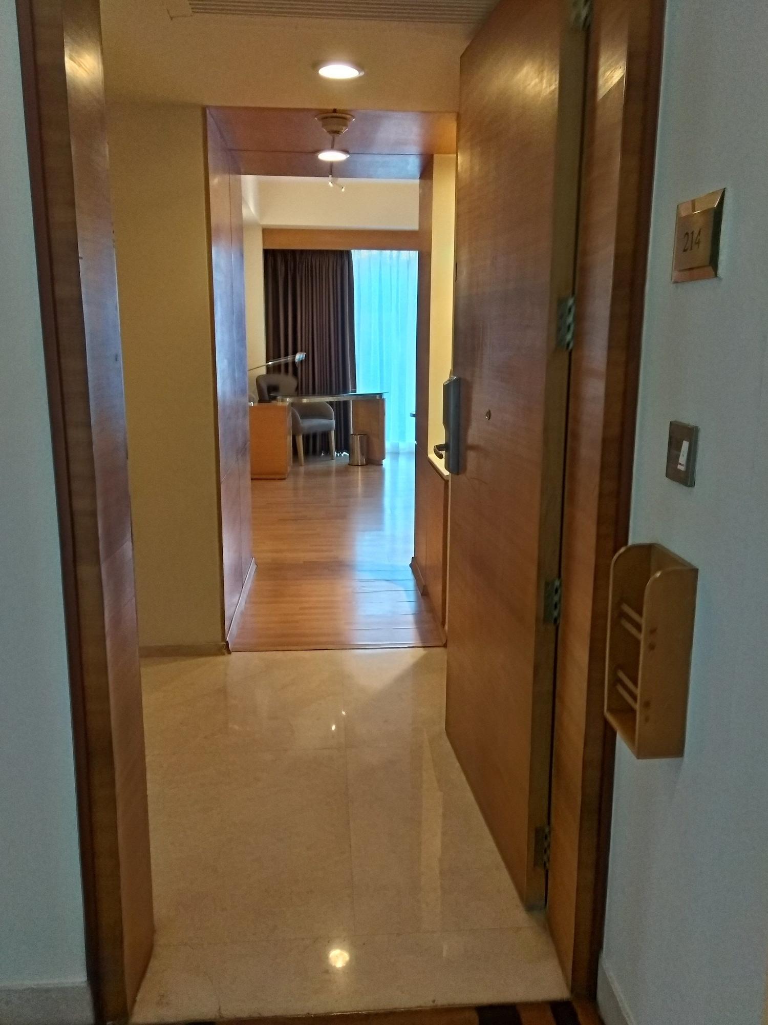 Taj Chandigarh Ngoại thất bức ảnh A room at the hotel