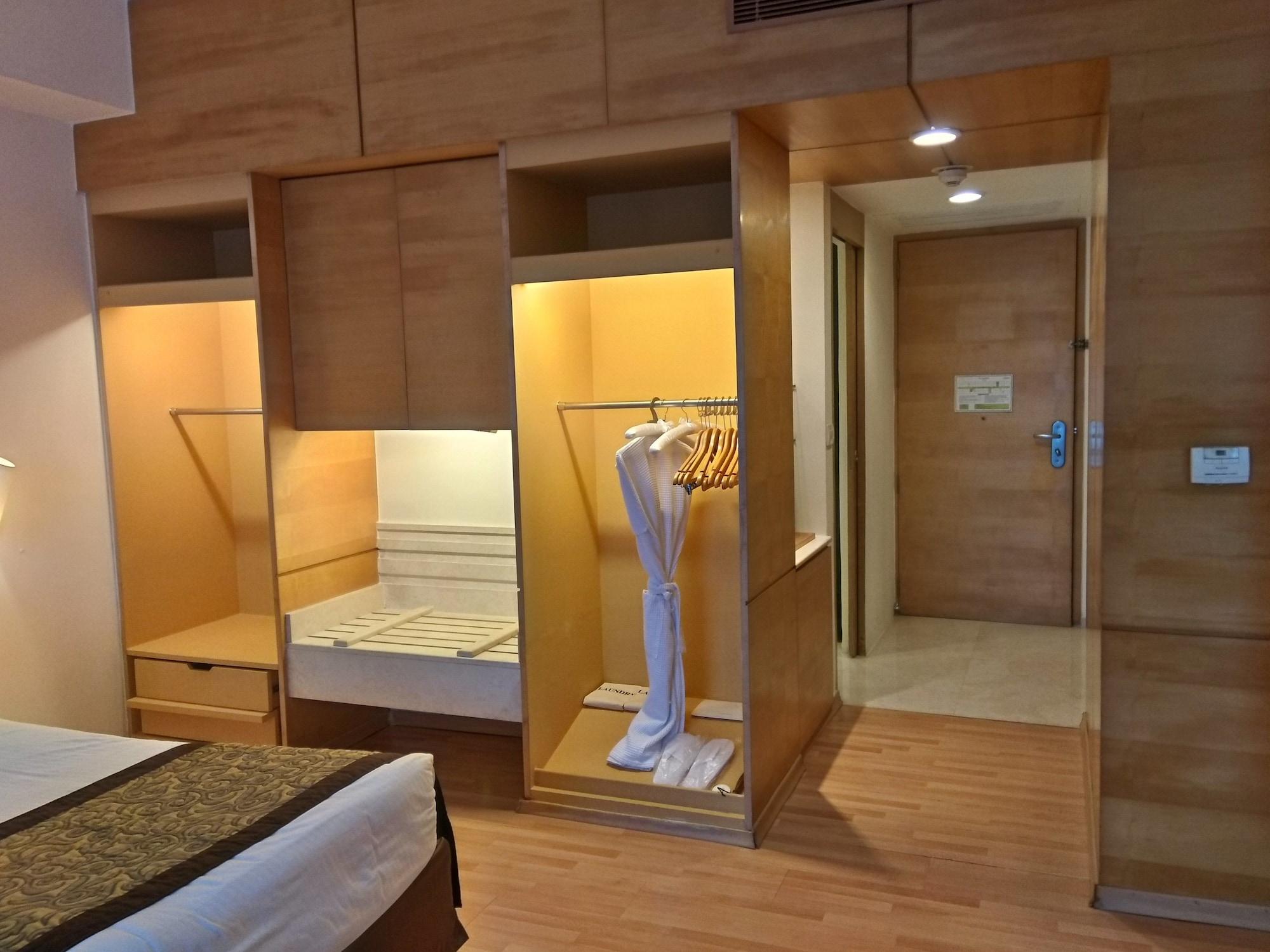 Taj Chandigarh Ngoại thất bức ảnh A room at the hotel