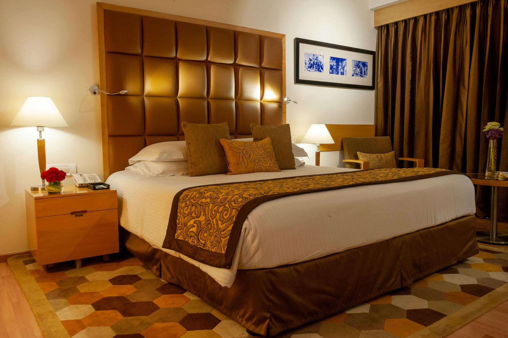 Taj Chandigarh Ngoại thất bức ảnh A room at the hotel