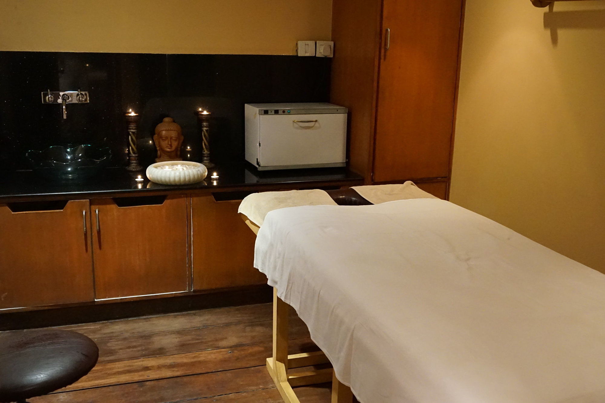 Taj Chandigarh Ngoại thất bức ảnh A massage bed