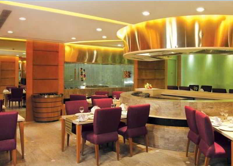 Taj Chandigarh Ngoại thất bức ảnh The restaurant
