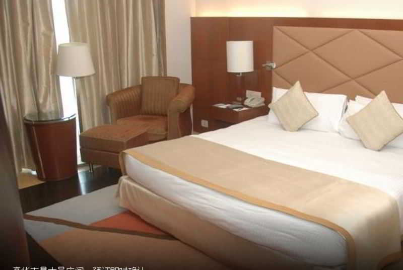 Taj Chandigarh Ngoại thất bức ảnh A room at the hotel