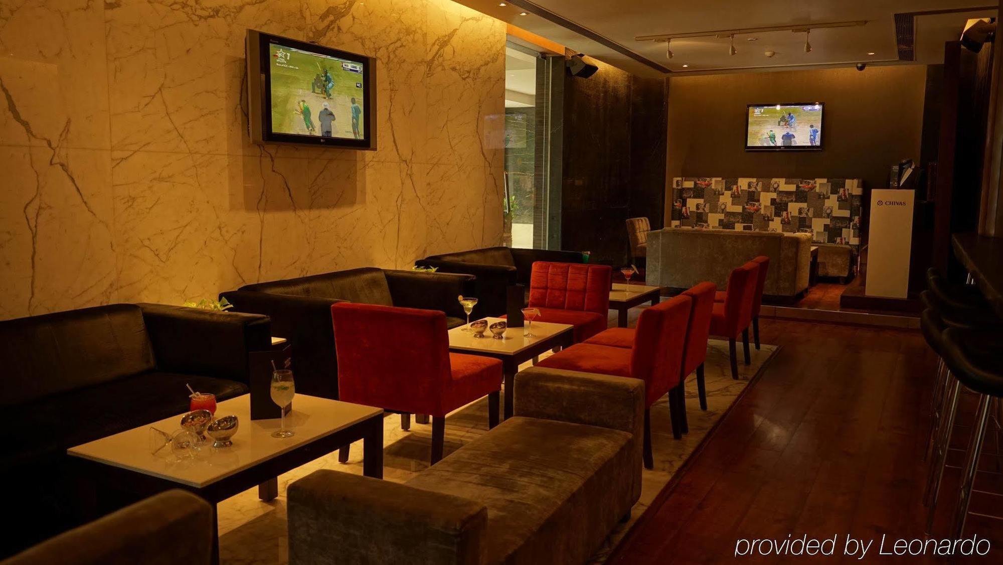 Taj Chandigarh Ngoại thất bức ảnh The lounge at the airport