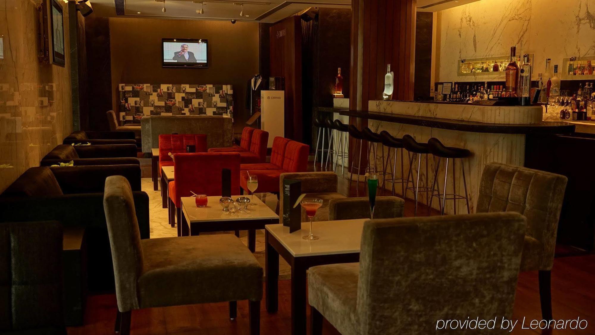 Taj Chandigarh Ngoại thất bức ảnh The interior of the lounge