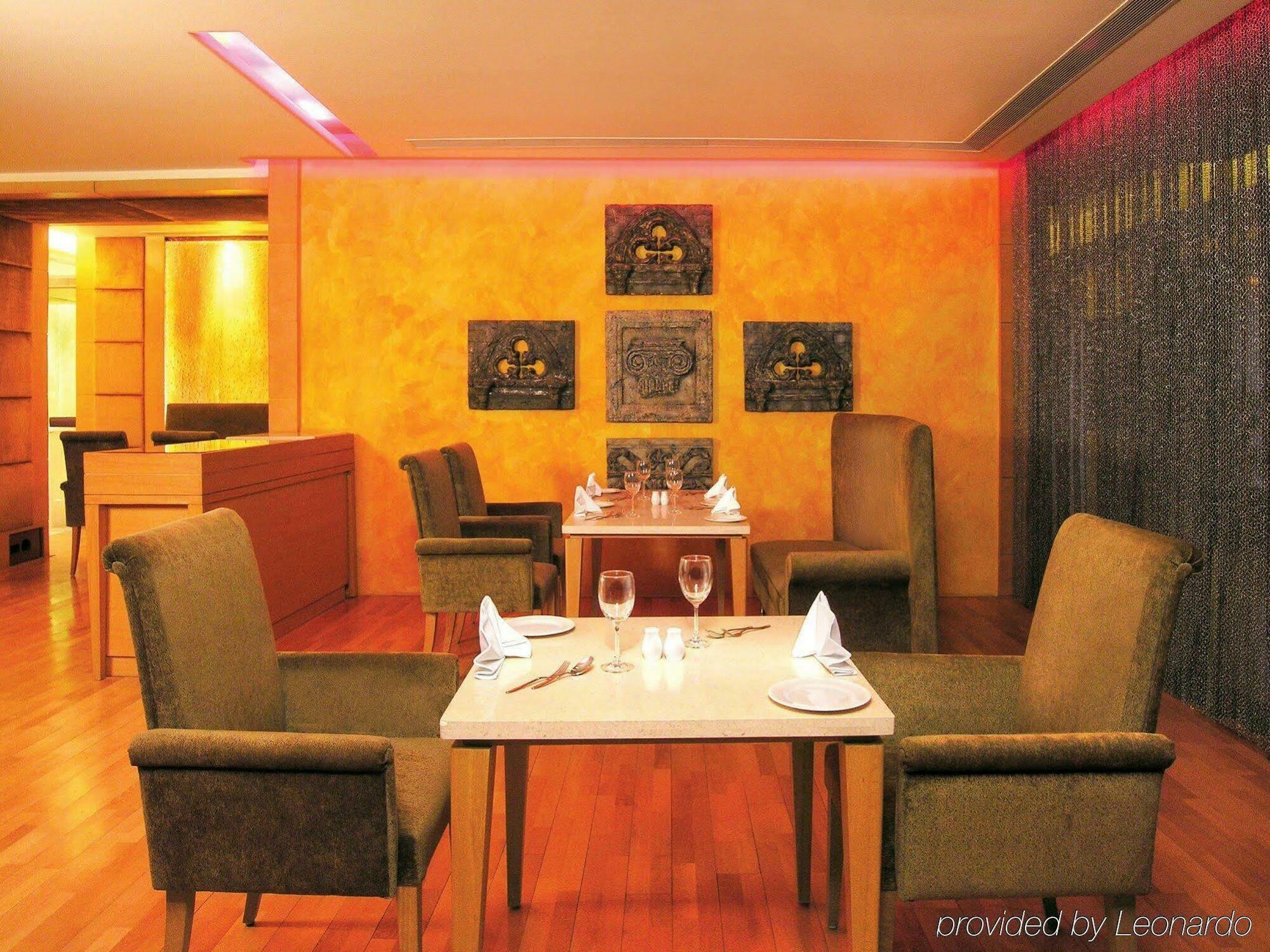 Taj Chandigarh Nhà hàng bức ảnh The Club Lounge at the Taj Mahal Palace, Mumbai