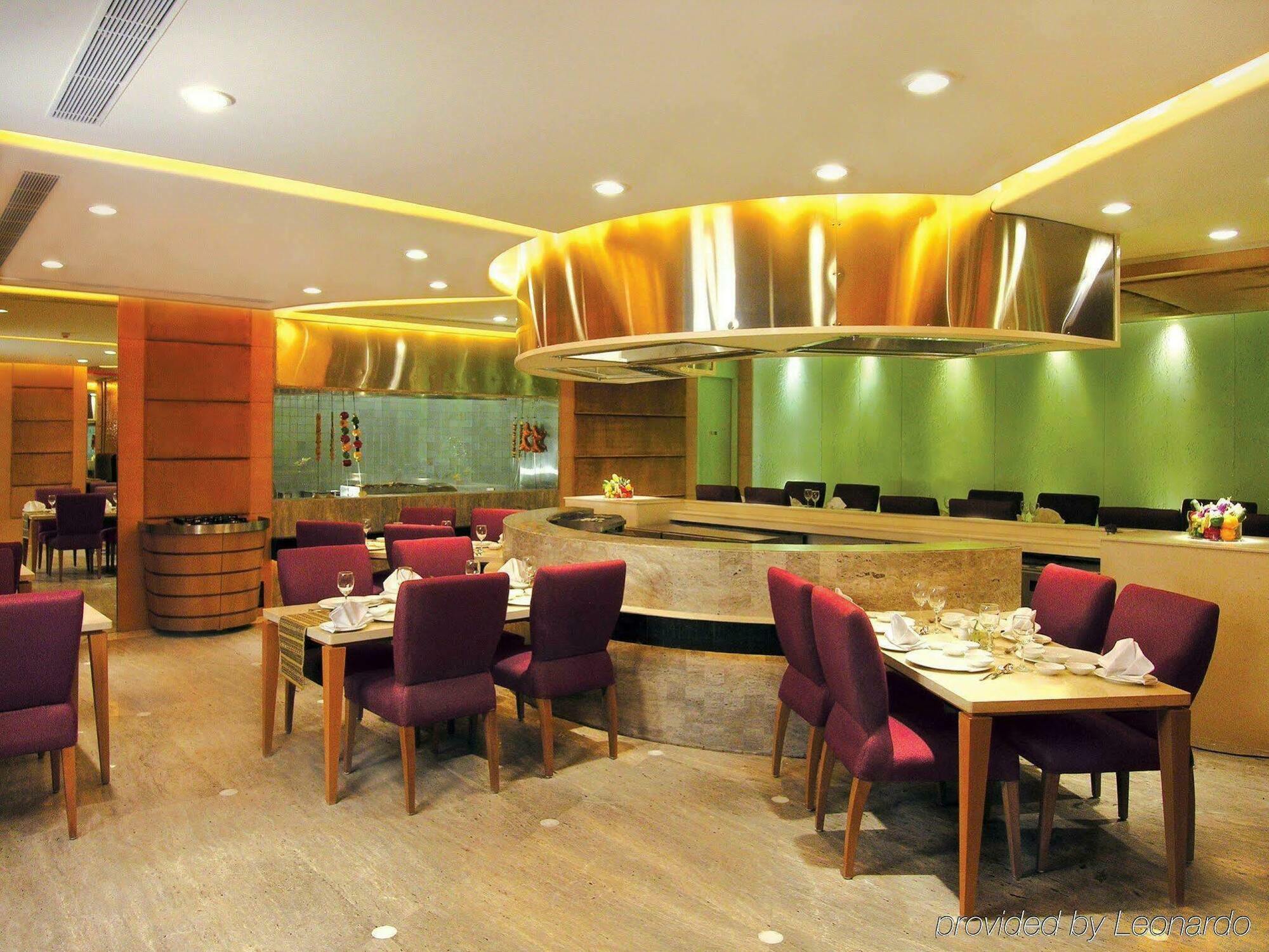 Taj Chandigarh Ngoại thất bức ảnh The restaurant